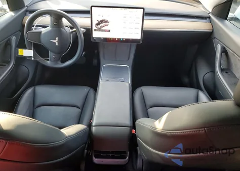 2022 Tesla Model Y z USA, uszkodzony, nr VIN 7SAYGDEE4NF370664